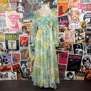 Vintage Damen 70er Jahre Pastell Grün Gelb Aquarell Blumen U-Ausschnitt Schiere Lange Ärmel Frühling Maxi Kleid XS Frühling Hochzeit Gast Retro
