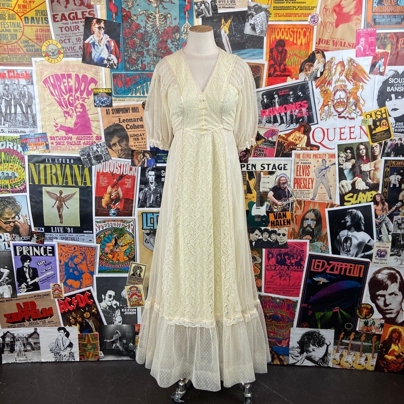 Vintage Vogue Cream Lace A-Line Dress
