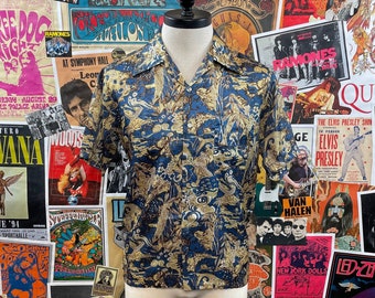 Vintage Men's 60s-70s Blue & Tan Floral Bamboo Print Hawaiian Tiki Kingsmen Aloha Shirt Size Medium, Groovy Mens Hawaii Button Up 42 Chest