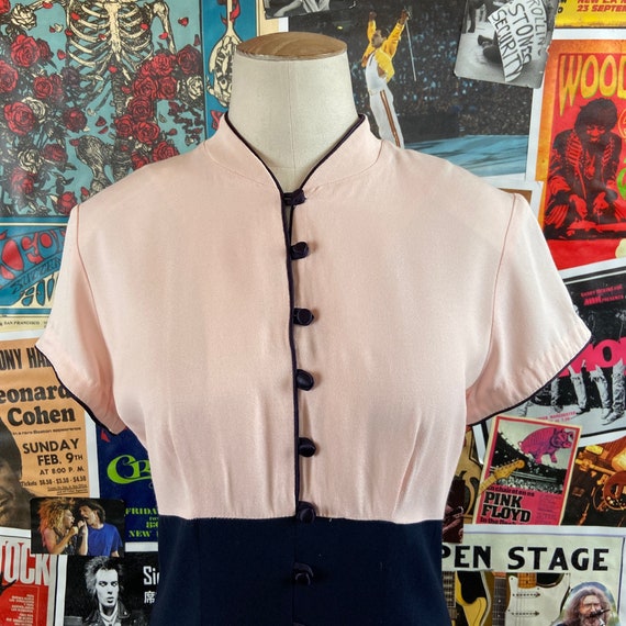 Vintage Women's 90s does 40s Pink & Navy Blue Sho… - image 2