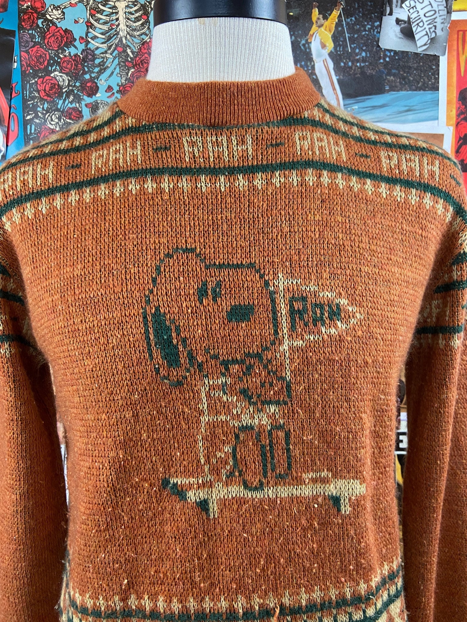 Vintage 70s Snoopy Peanuts Rah Rah School Rally Pop Art Vintage 70s Snoopy Peanuts Rah Rah School Rally Pop Art