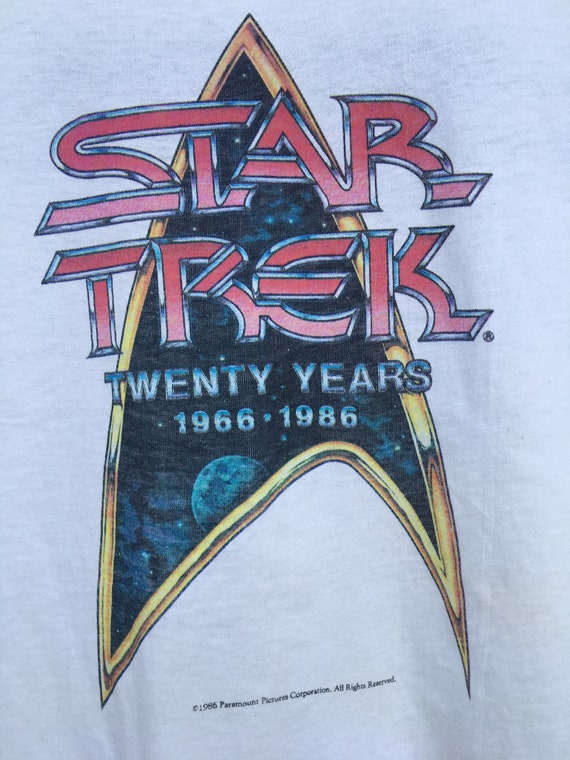 Original Original Original Vintage 1986 Star Trek Fan Club officiel « Vingt ans » chemise d’anniversaire 815164 Original Original Original Vintage 1986 Star Trek Fan Club officiel « Vingt ans » chemise d’anniversaire 815164