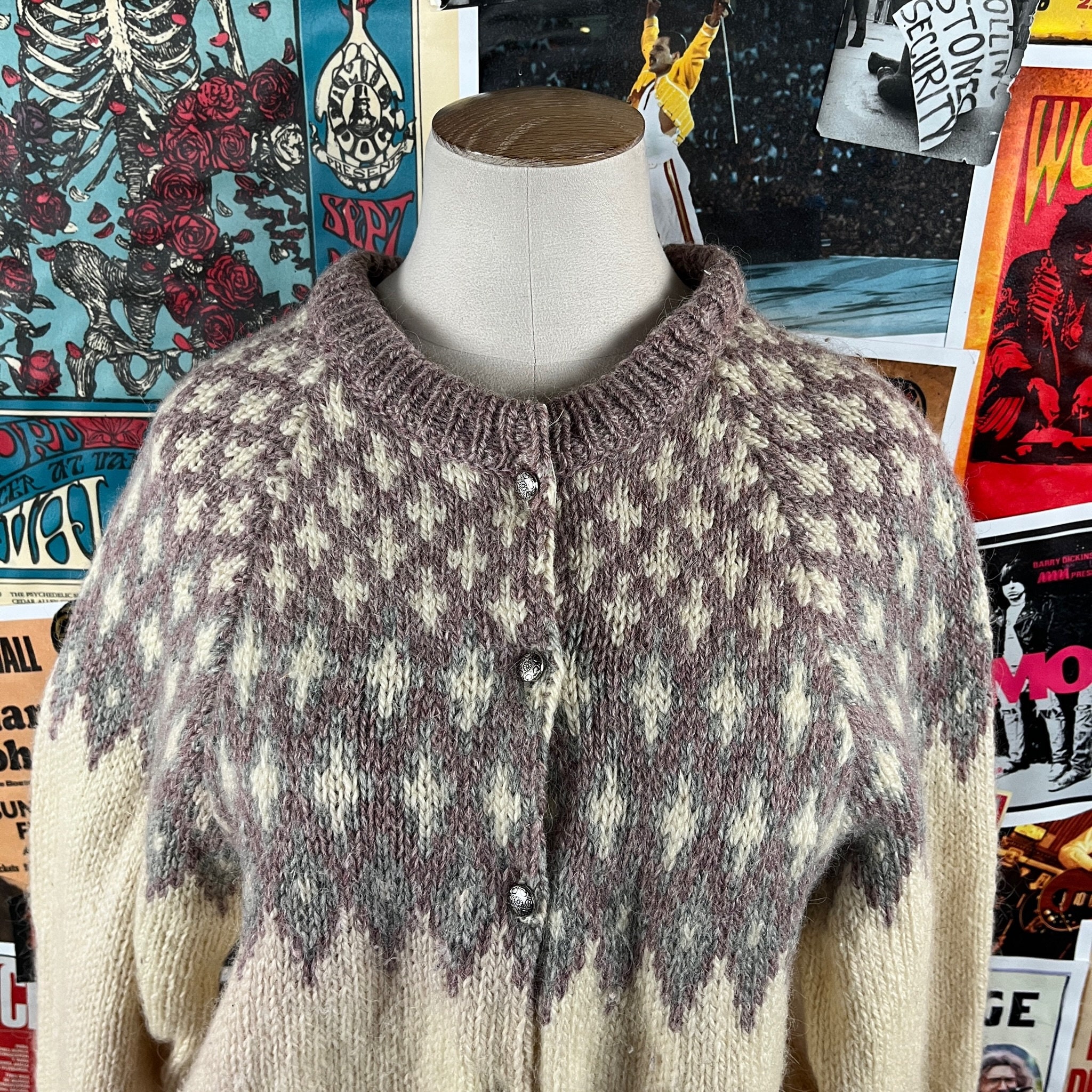 Vintage Women's Cream & Purple Scotland Pure Wool Highland