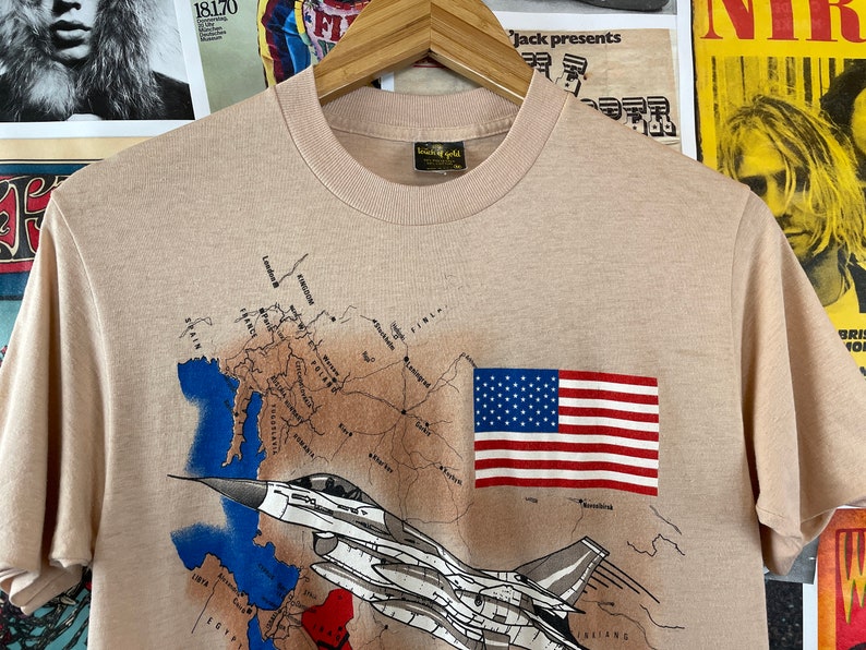 Vintage 1990s Operation Desert Storm American Flag Jet Gulf War Graphic Military T-Shirt