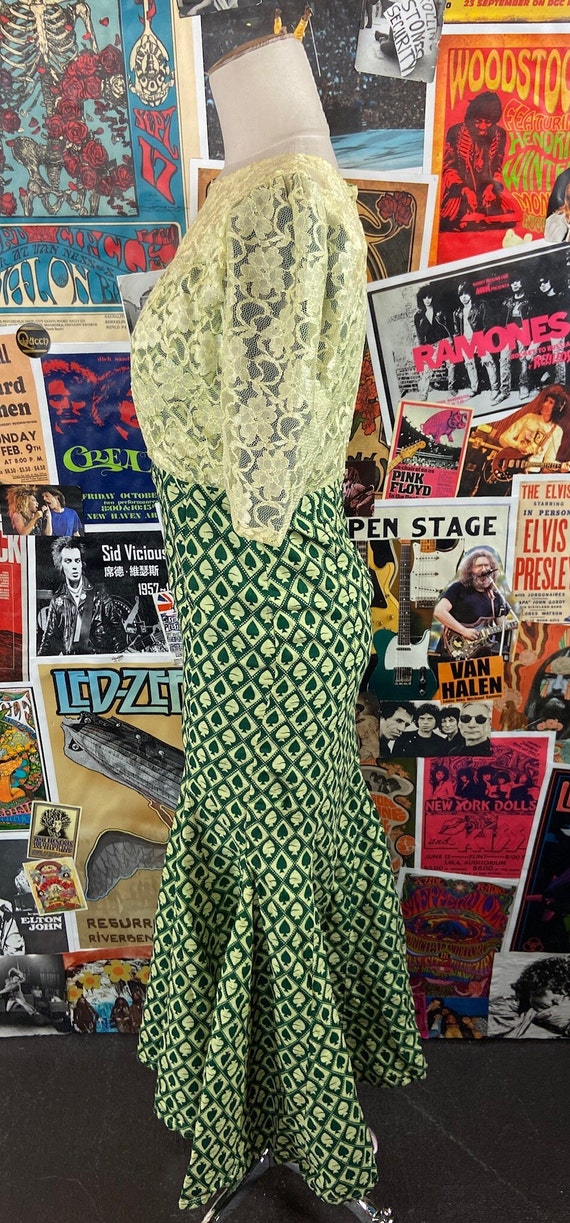Vintage Women's 60s Mod Green Spades Novelty Prin… - image 5