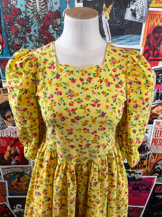 Vintage Girls Kids 80s Yellow Floral Flower Print… - image 2