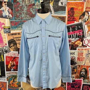 Camisa vaquera vintage estilo western rockabilly azul de los años 90 con botones a presión de perlas, talla XL, estilo rodeo Yellowstone, pecho de 112 cm, ropa retro para hombre.