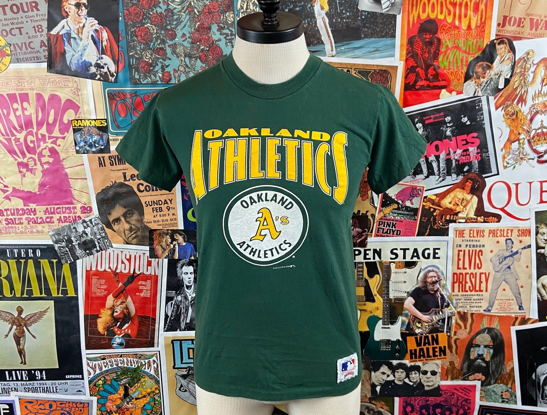 80/90s Oakland Athletics. Nike Script