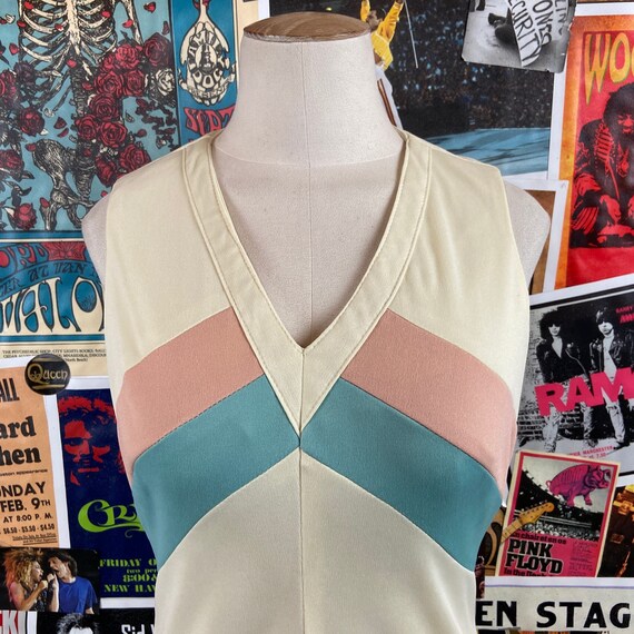 Vintage Junior Girls 70s Cream Striped V-Neck Sle… - image 2