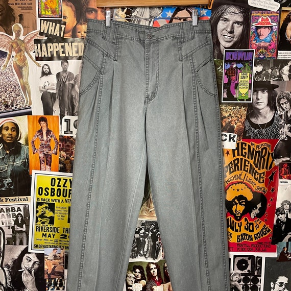 Vintage Men's 1980-1990s Grey Todays News Poly Cot