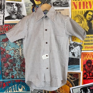 Vintage kinderen jongens jaren 70 bruin witte pied-de-poule geruite Mr. DeeCee korte mouw button-up overhemd maat 8 mod preppy retro back to school top
