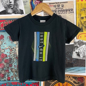 Vintage Toddler Kids Y2Ks 2000s Black Nike Just Do It Logo Graphic Crewneck T-Shirt Size 4T Boys Girls Sportswear Athletic Tee
