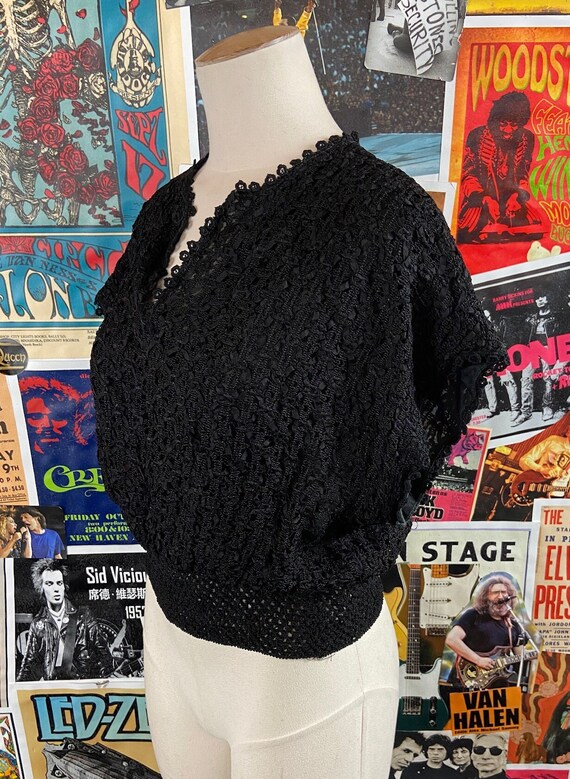 Vintage Women's 50s-60s Plain Black Crochet Eyele… - image 4