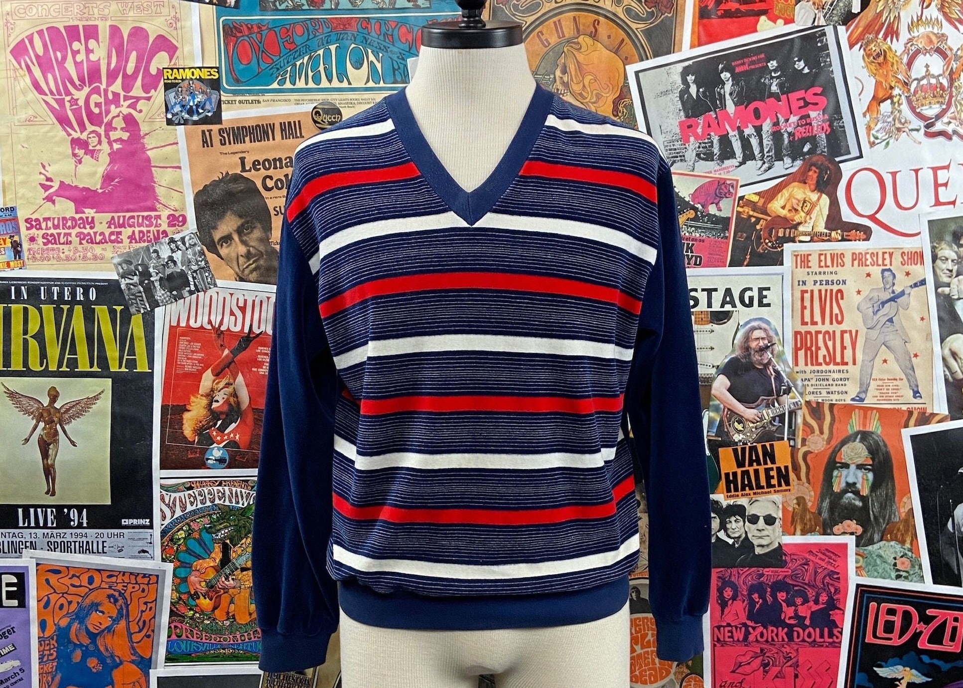 Stræde Alarmerende pendul Vintage Men's 1970s-80s Striped Velour V-neck Pullover - Etsy Denmark