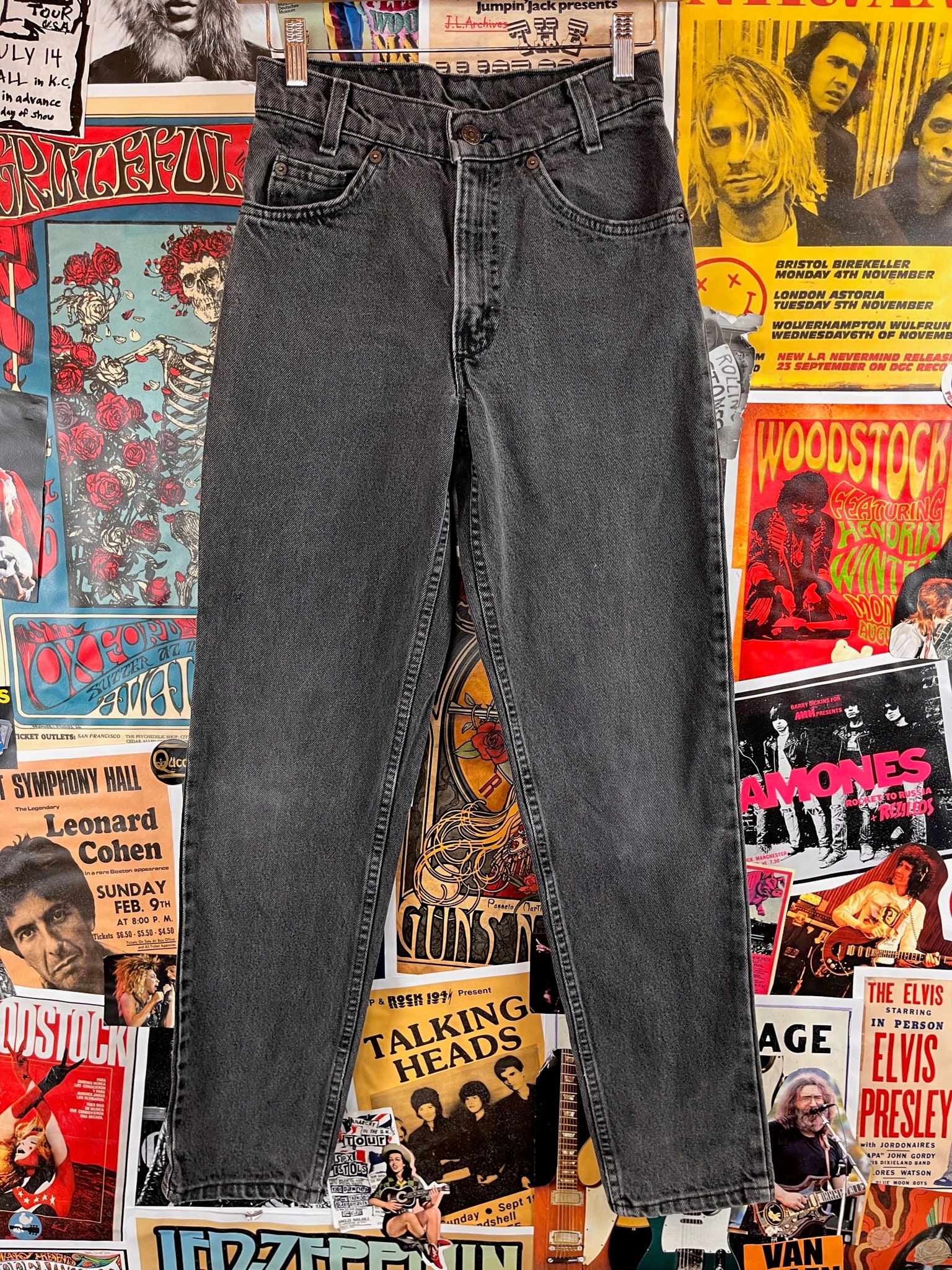 Vintage 90s Faded Black Levi's 550 Student Fit 26x28 Denim Jeans