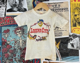 Vintage peuter kinderen jaren 60 Legend City Arizona volledig katoenen souvenir grafisch T-shirt 12-18 maanden western rockabilly