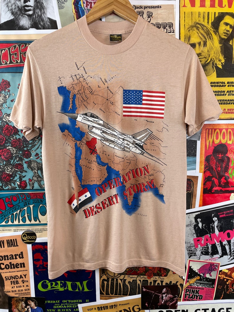 Vintage 1990s Operation Desert Storm American Flag Jet Gulf War Graphic Military T-Shirt