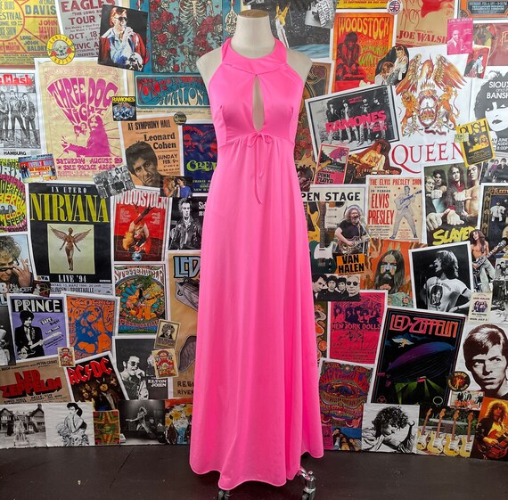 Vintage Women's 70s Neon Pink Sleeveless Keyhole … - image 1