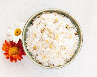 Chamomile Bath Salts / /  All Natural Vegan Ingredients  / / Relax & Unwind Luxury Body Spa