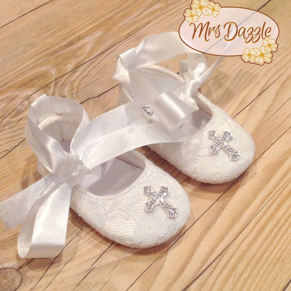 White baptism Shoes, baby slippers for baptism dress, goddaughter gifts, soft sole baby shoes, knitted baby booties