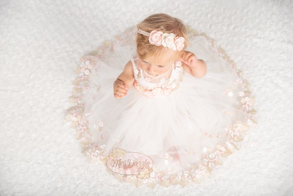 Dazzling Lace Flower Girl Dresses With Handmade Flowers Dazzling Lace Flower Girl Dresses With Handmade Flowers