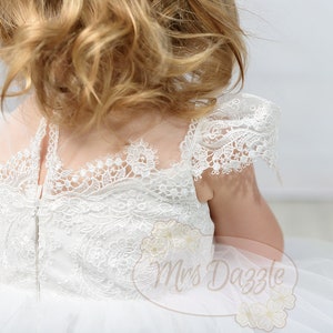 Flower girls dress,white flower girl dress, Lace flower girl dress,rustic wedding flower girl dress,country flower girl,lace baby dress