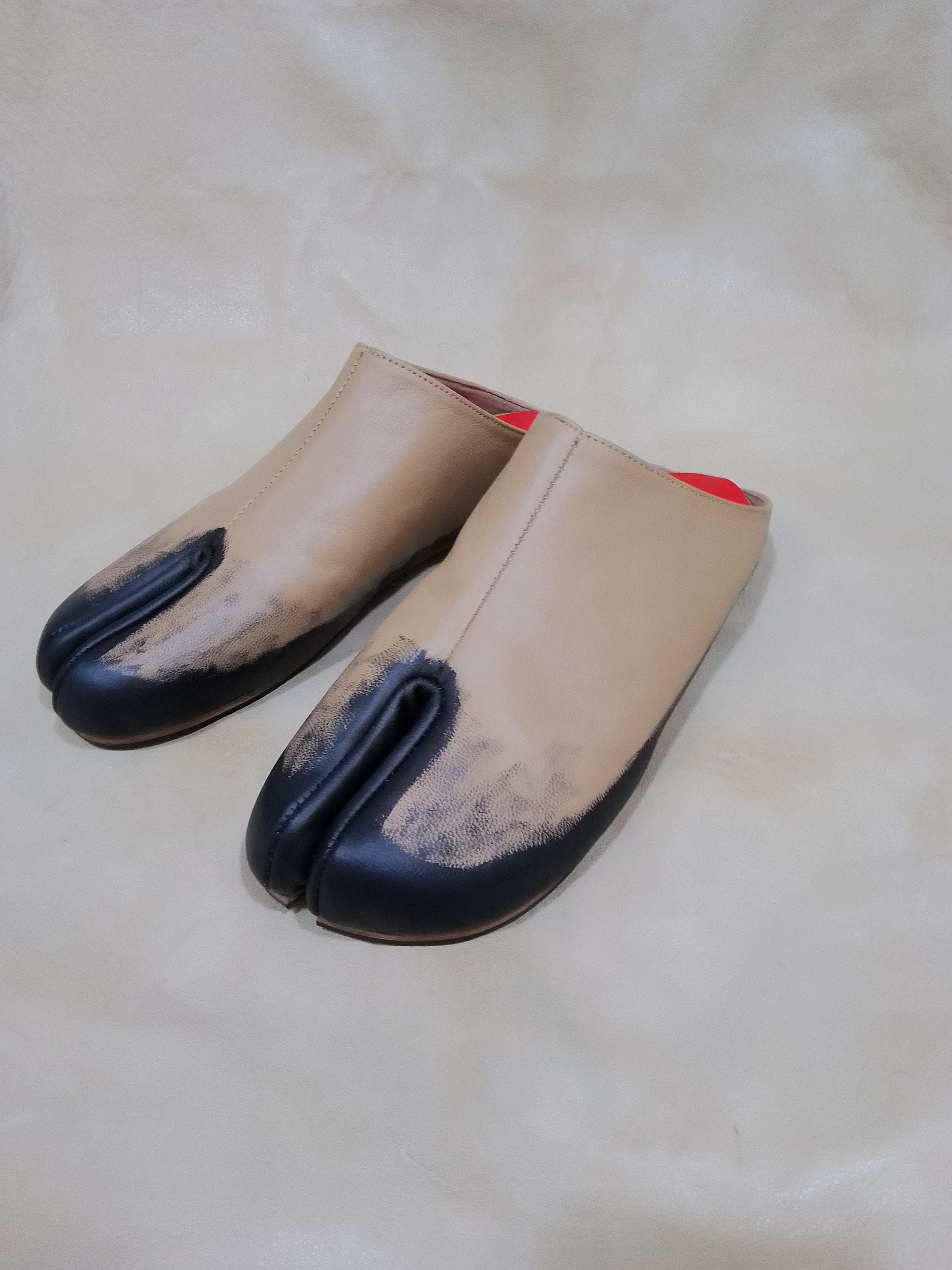 Tabi Mules, Tabi Shoes, Split Toe Art Tabis- Thaqafah