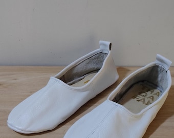 Luxury Leather slippers, leather travel slippers,Indoor shoe