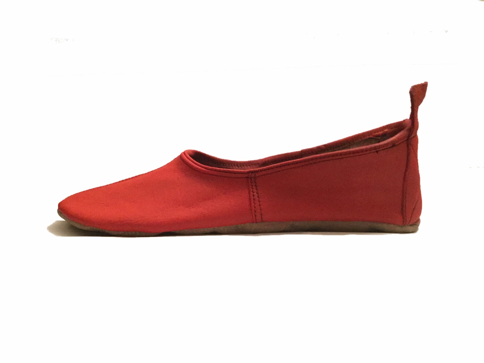 red leather flats, leather slippers, house shoes, gift for her,leather travel shoes, tabi socks ,ballet flats,loafers,