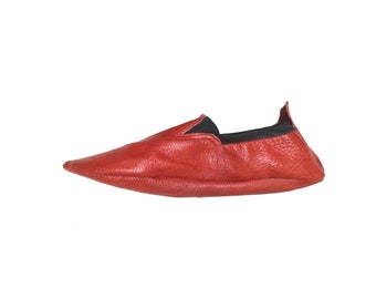 Travel shoes,glove shoes (red)