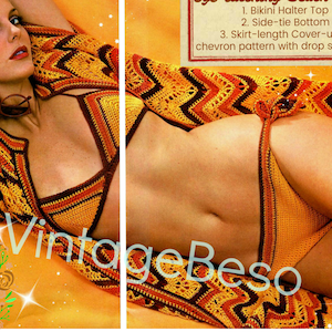 Puede incluir: Un conjunto de bikini de crochet en naranja, marrón y amarillo con una pareo de crochet a juego. El pareo tiene un patrón de chevron y hombros caídos. El texto en la imagen dice: "1. Bikini Halter Top 2. Side-tie Bottom 3. Skirt-length Cover-up in chevron pattern with drop shoulders"