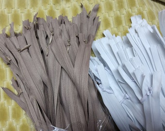 Invisible Ziper # 3 Nylon Zipper, Beige, White, Black, Ivory. 24". Minimum 2 zippers per order.
