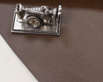 STIPPLE FRESH BREW 27.241.071 By Pallas Fabrics, Stakleen Faux Leather, for upholstery , Walls, Tablecloth, etc