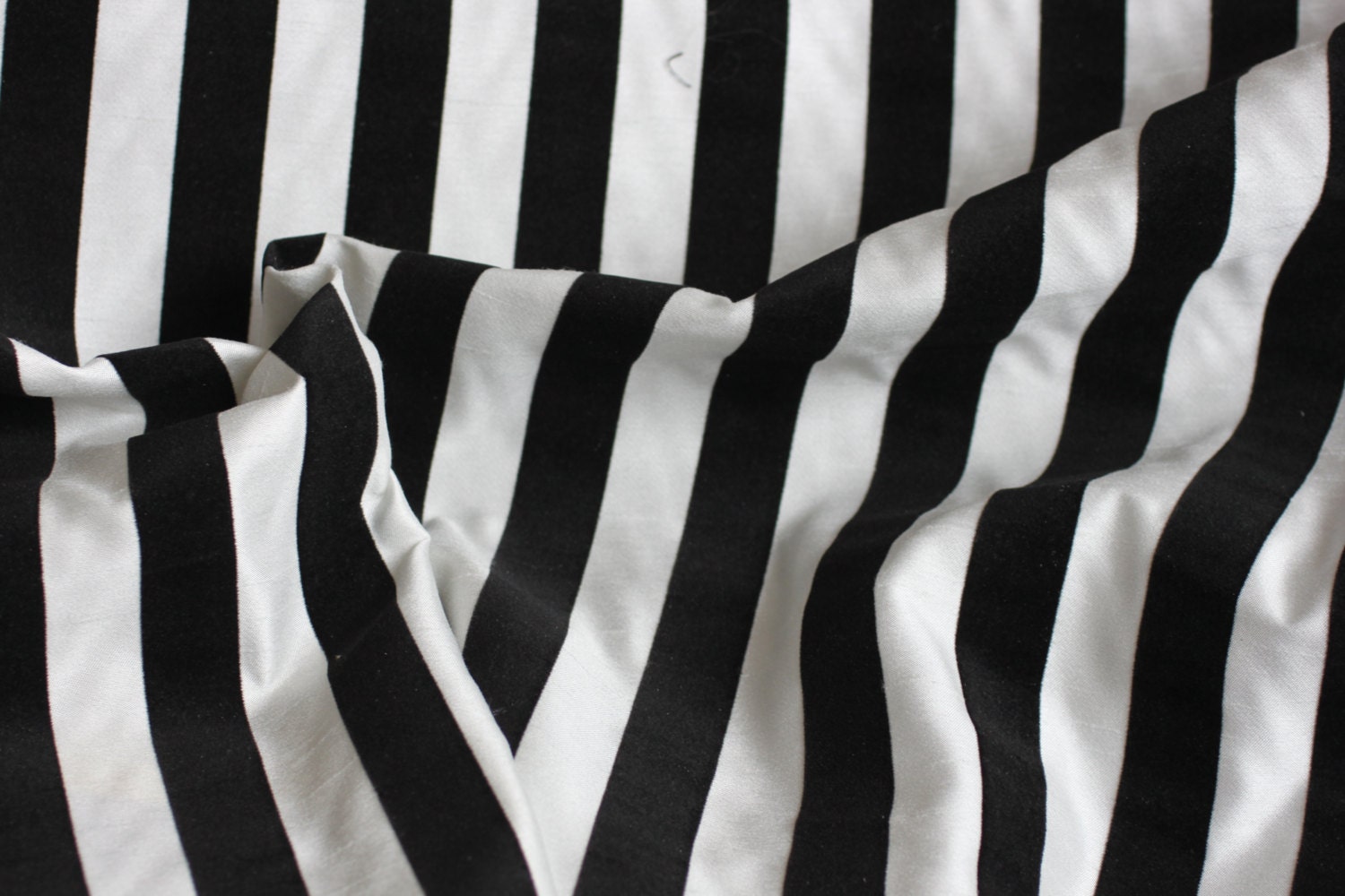 Fabric Black & White Stripe Velvet Fabric, for Upholstery, Cushion,  Drapery, Bedding, Slip Cover, 
