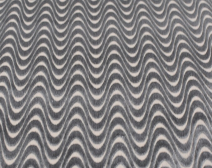 PF50421-925 JIVE SILVER by Kravet Design, For Upholstery, Drapery, Bedding, Pillows, Hand Bags,