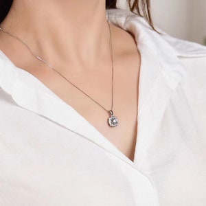 925 White Gold Moissanite Pendant 1 Ct Moissanite Stone Color DEF Colorless VVS Clarity