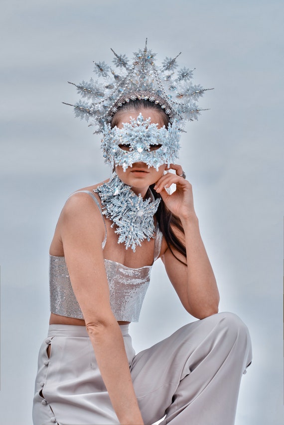 Silver Hologram On Stick Mask Eye Masks Unisex Silver Hologram On Stick Mask Eye Masks Unisex