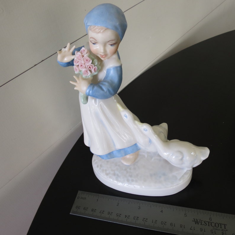 1960/'s Lovely Grandma/'s House Girl with Geese Retro Statue Vintage Home Decor Classic Porcelain Vintage Holland Mold Figurine