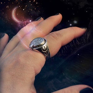 Into Hekate Labyrinth Signet Ring — High Priestess Initiation, Moon Sigil Talisman in Sterling Silver