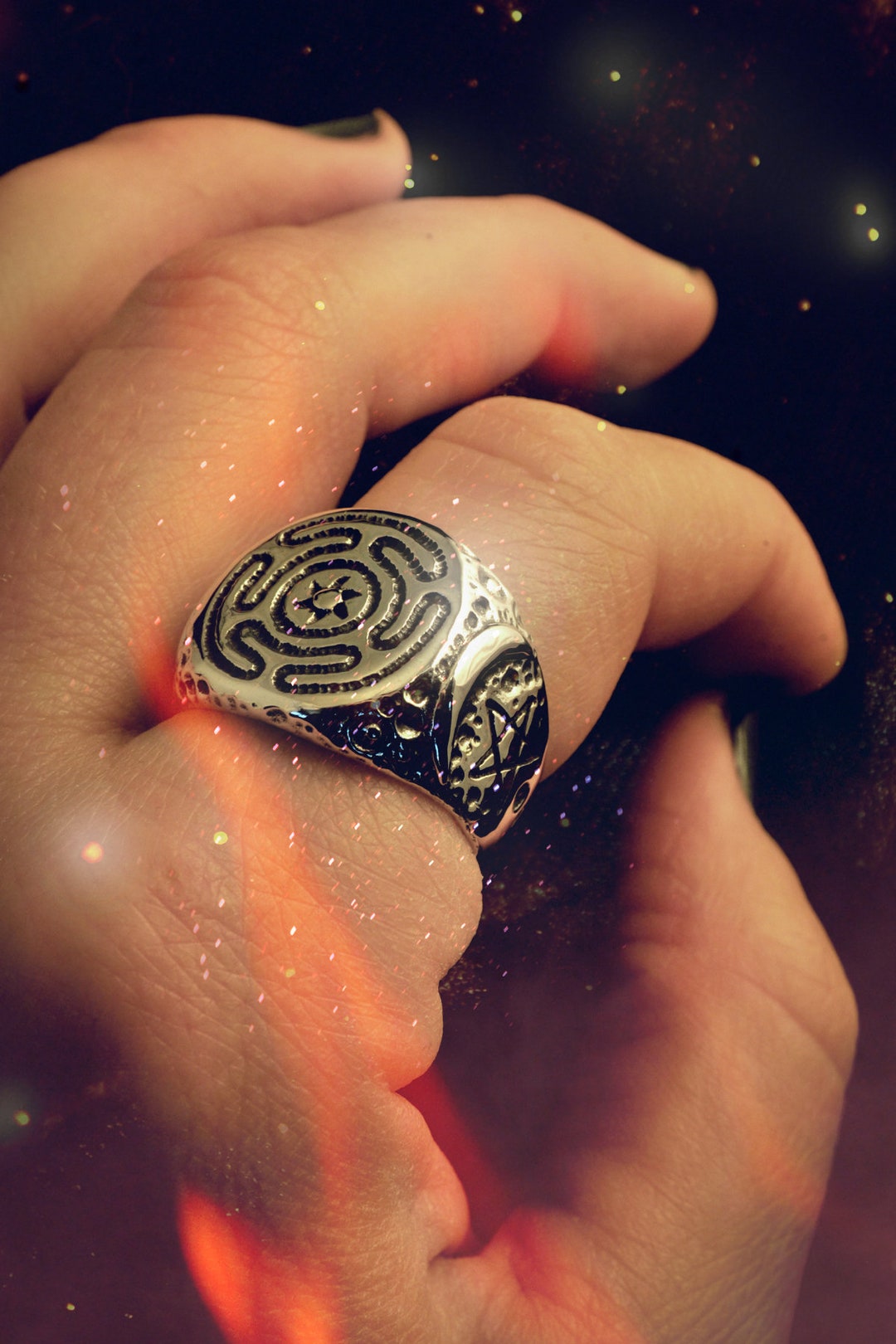 Into Hekate's Darkness Ring, 925 Sterling Silver, Strophalos, Goddess,  Greek, Hecate, Witch, Sigil, Pentacle, Magick, Wheel, Triple Moon 