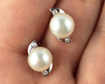 Faye - Elegant Freshwater Pearl Ear Studs - AAA Freshwater Pearls - Sterling silver base encrusted cz stones - Bridal Pearls