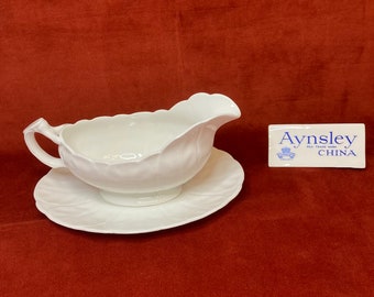 AYNSLEY SNOW CROCUS Pattern - Gravy Boat with Underplate