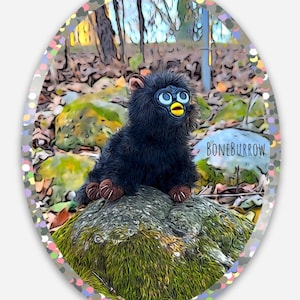 Glitzer Vinyl Aufkleber | Furby-inspirierter Oddbody |  Benutzerdefiniertes OOAK-Design | Knochenbau | Flauschige Katze
