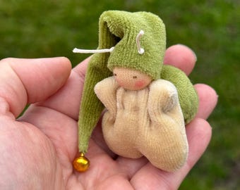 Waldorf Snail in Cap – Tiny Pocket Comfort Doll – Soft Lavender-Filled Nature Friend by TaleWorld