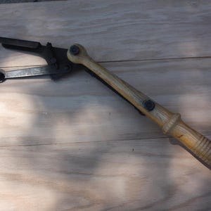 Vintage Remington Hand Trap Launcher