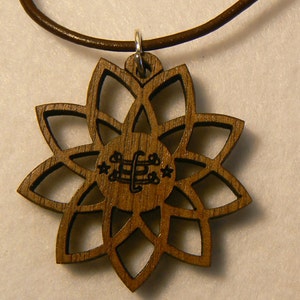 Baha'i wood pendants, 9 pointed star image 2