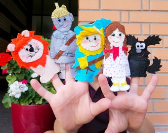Wizard of Oz characters. Felt finger puppets. Set of 5 felt toys. Emerald city puppet theatre. Storytelling for kids.