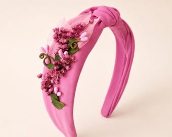 Roze bloemen geknoopte hoofdband, hoofdband met gedroogde bloem, roze tovenaar hoofdband, bruidshaaraccessoire, couture zendspoel, romantische haarband