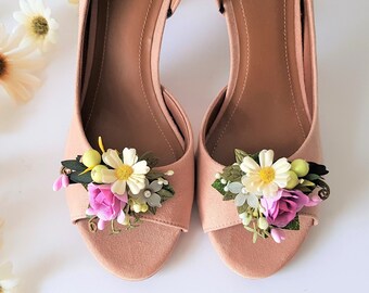 FLOWER SHOE CLIPS • Wedding Gifts • Shoe Clips • Gift for Bride • Bridal Shoe Clips • Floral Clip • Wedding Accessories • Blush Flower Clip