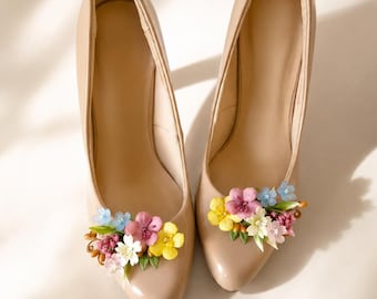 Presilhas florais para sapatos, presilhas para sapatos de noiva, sapatos de casamento rosa-claro, presilhas de salto com flores silvestres, acessório romântico para noivas, presilha floral de alta costura